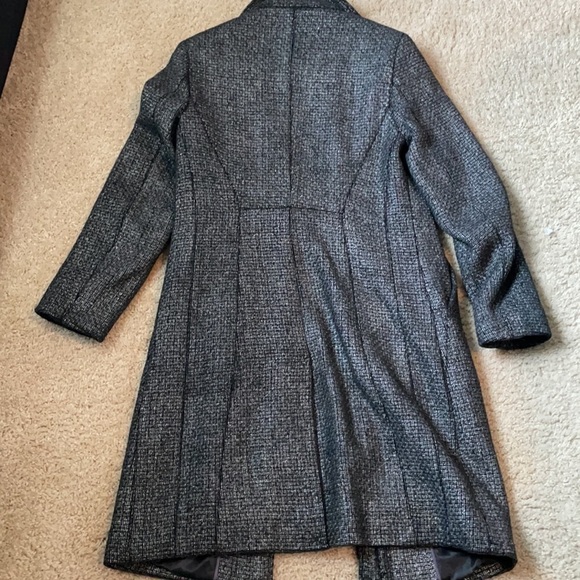 Beautiful long Calvin Klein coat size 4 gray - Picture 3 of 3